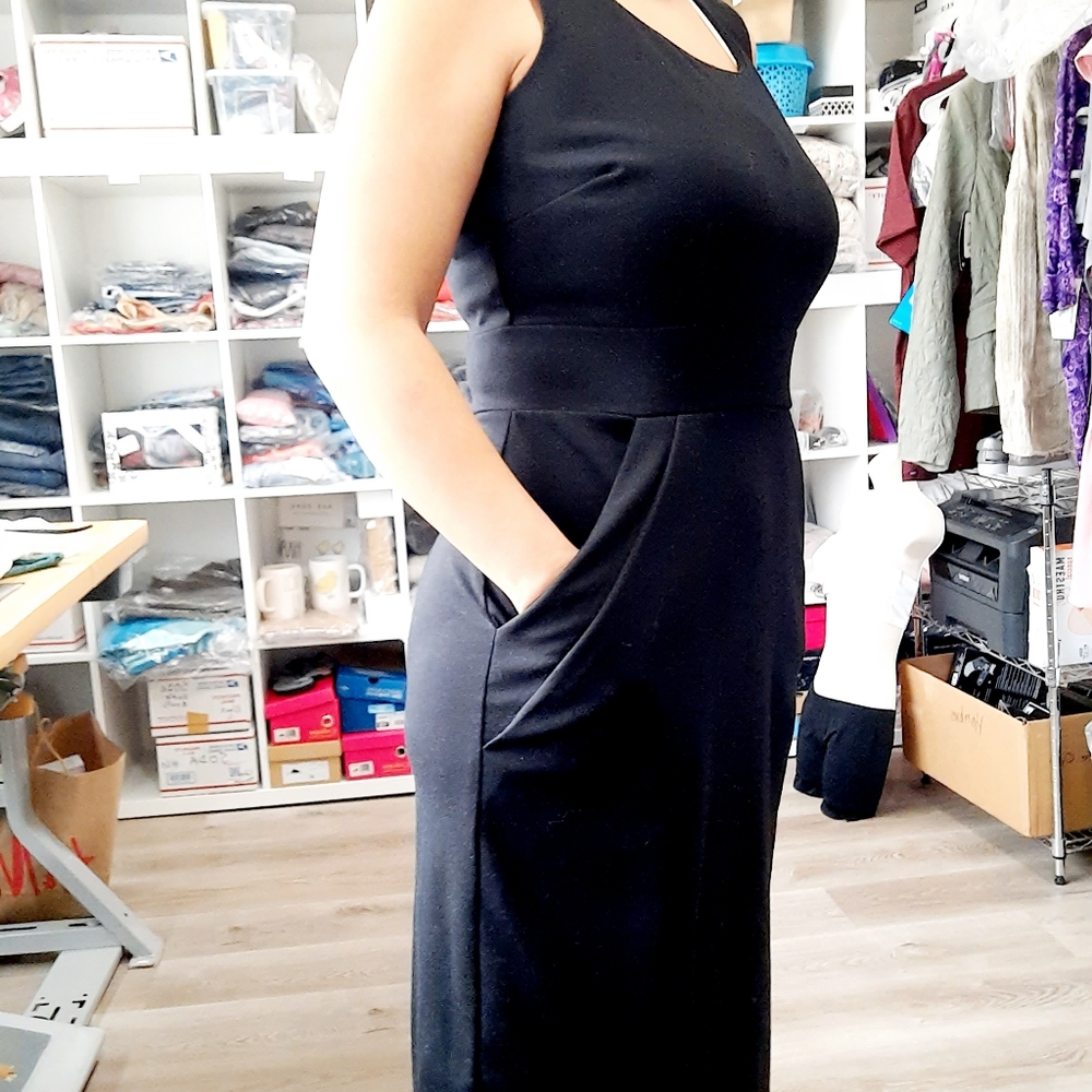 Black Dress - Picture 5 of 16